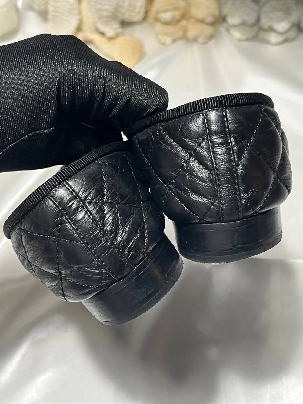 CHANEL Black Quilted Leather CC Logo Ballet Flats